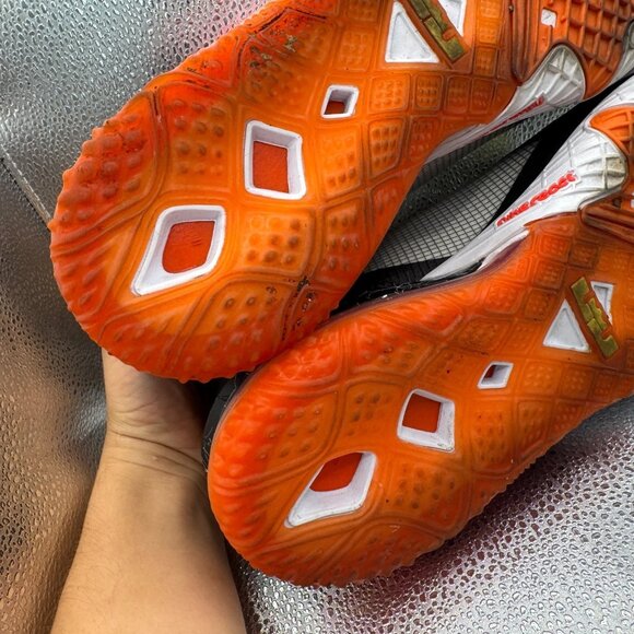 Size 10 Nike Multicolor Space Jam x LeBron 18 Low Sylvester x Tweety CV7562-103 - Picture 15 of 15